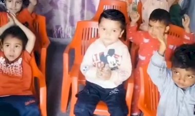 Paonta Sahib: मिसाल- तहसीलदार ॠषभ शर्मा ने आंगनबाड़ी में किया अपने बेटे का दाखिला  ddnewsportal.com