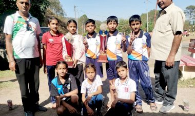 Sirmour: जिला योग ओलंपियाड में माजरा ब्लॉक अव्वल, कोटड़ी ब्यास के लड़के-लड़कियों का जलवा ddnewsportal.com
