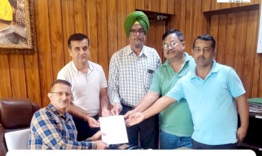 Paonta Sahib: शहीद आशीष के अंतिम संस्कार पर पुलिस सम्मान गार्ड के नदारद होने पर डीसी को सौंपा ज्ञापन  ddnewsportal.com