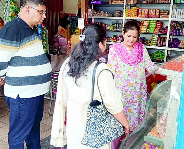 Festival Season Inspection News: यहाँ 150 किलोग्राम मिठाई की नष्ट, सिरमौर में निरीक्षण टीम कहाँ... ddnewsportal.com