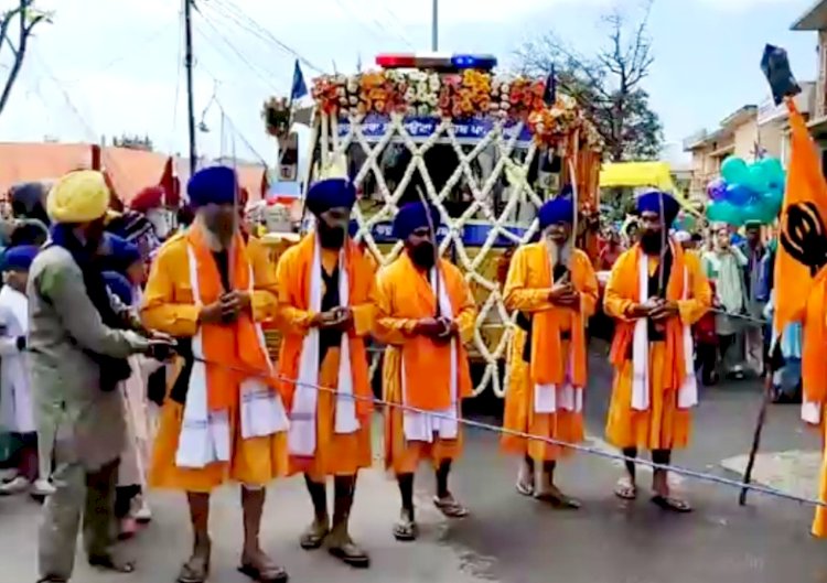 Paonta Sahib: गुरुद्वारा श्री पाँवटा साहिब से 341वें होला महल्ला पर शहर में निकला भव्य नगर कीर्तन, आज कवि दरबार और कल... ddnewsportal.com
